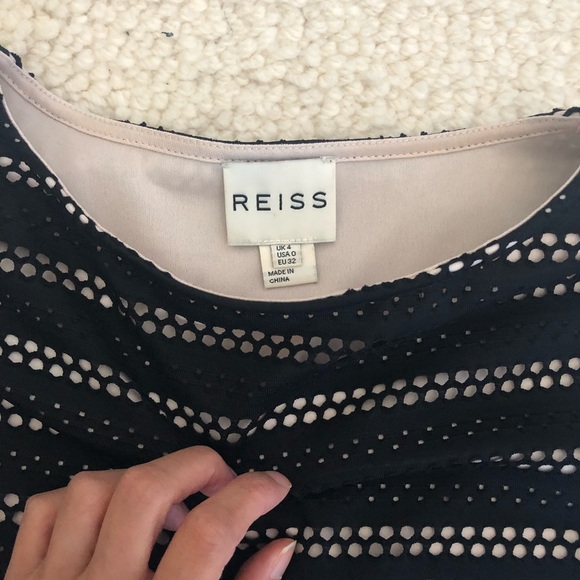 Reiss black bodycon with sleeve dress size 0 - Picture 3 of 4